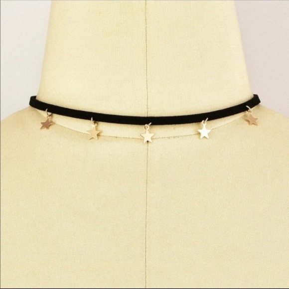 Trendy Velvet Star Chocker Necklace - Picture 4 of 4